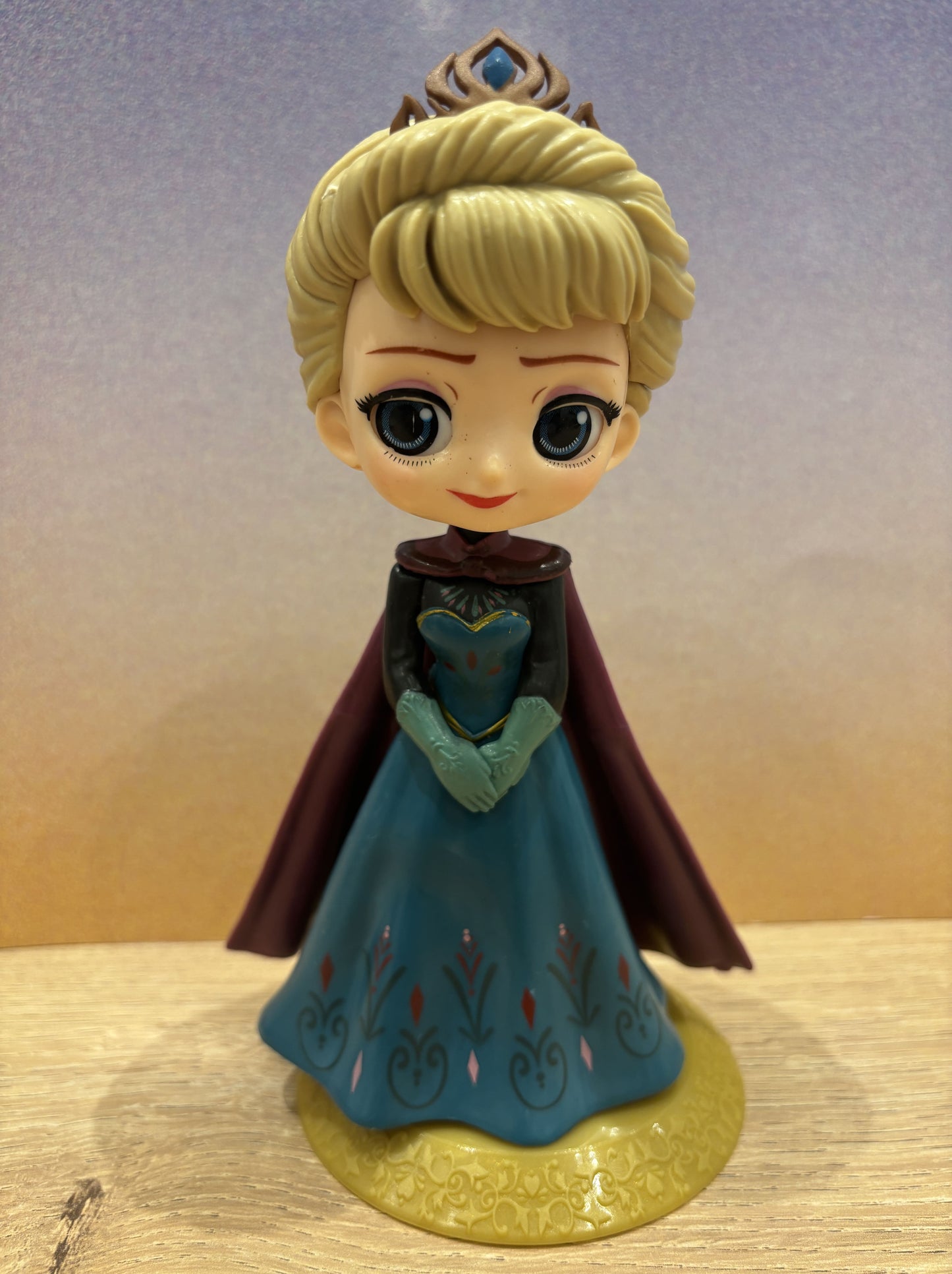 Elsa with Crown Qposket